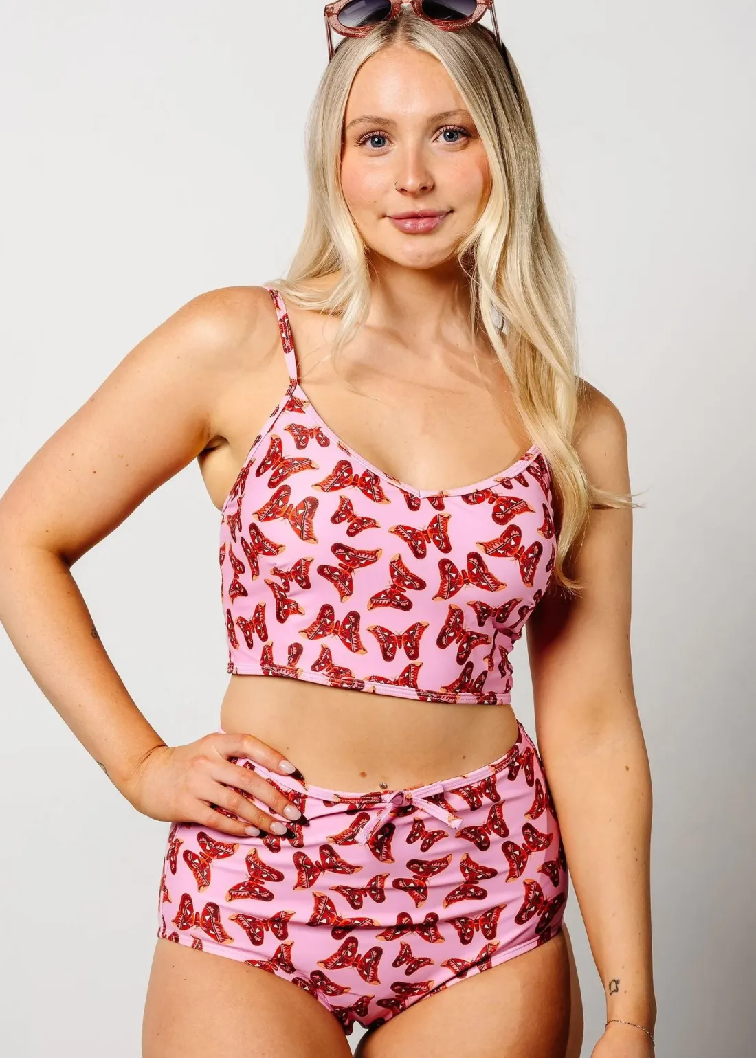 Kortni Jeane | VD Crop Top Metamorphosis Outlet