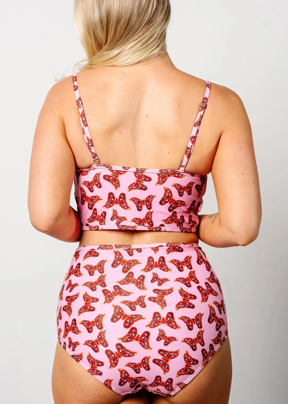 Kortni Jeane | VD Crop Top Metamorphosis Outlet