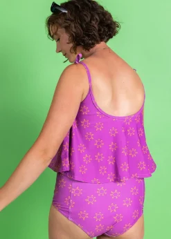 Kortni Jeane | Swing Top Suns Hot