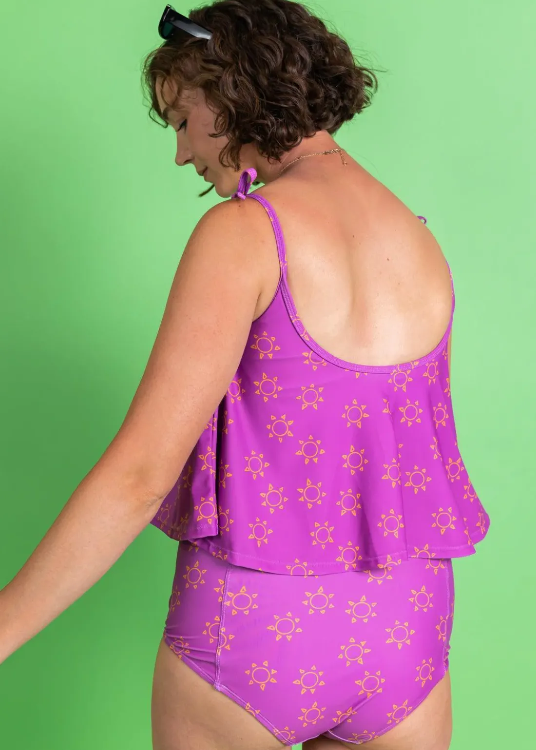 Kortni Jeane | Swing Top Suns Hot