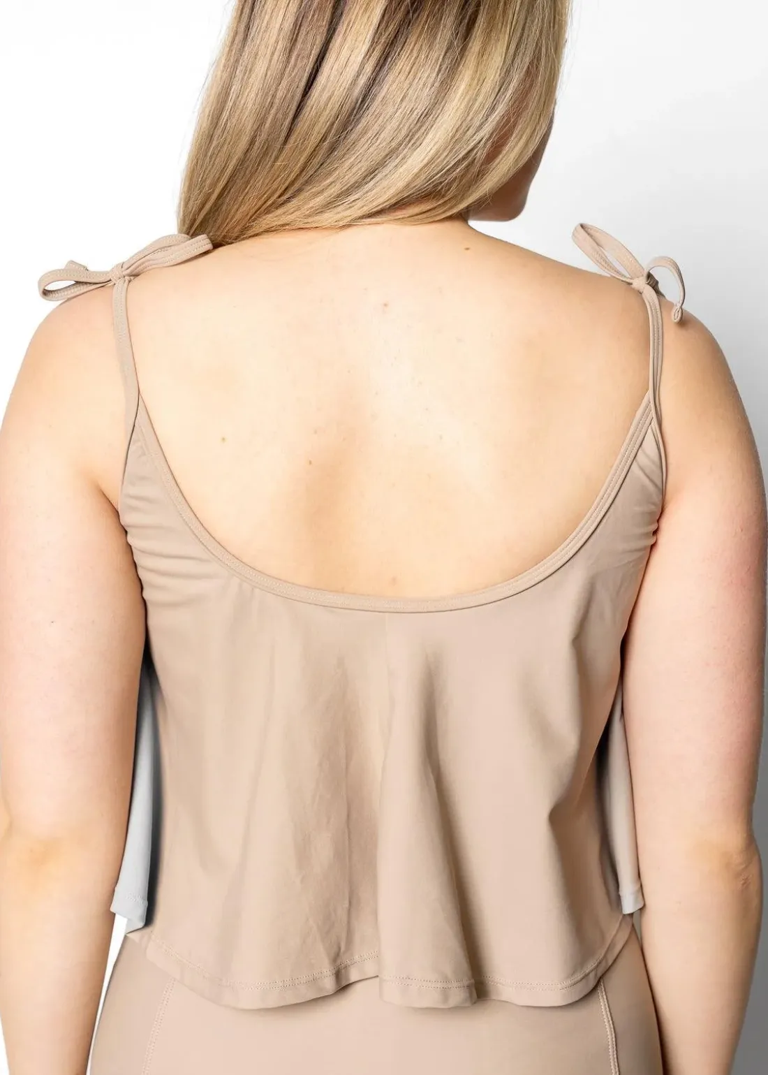 Kortni Jeane | Swing Top Taupe Outlet