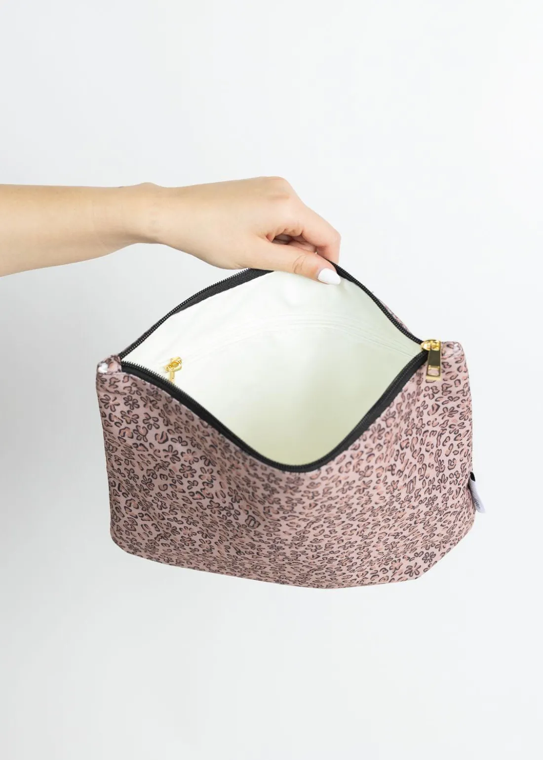 Kortni Jeane The Pouch | Jaguar Discount